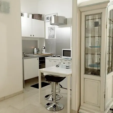 White شقة ميلان