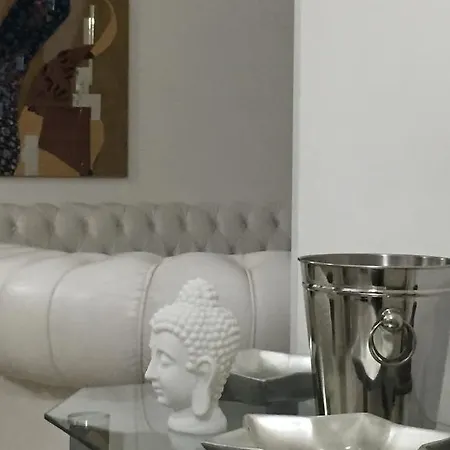 White شقة *